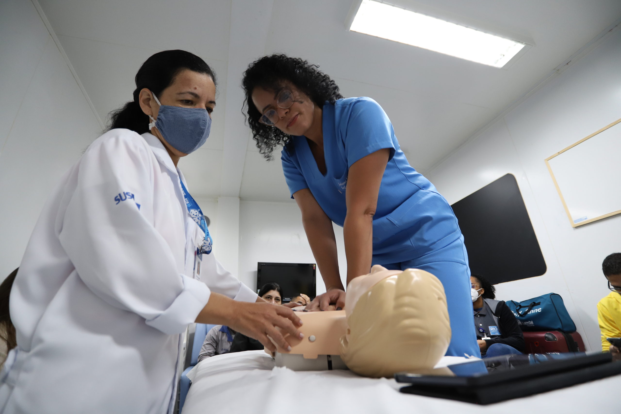 Curso BLS UPA Senador Camará