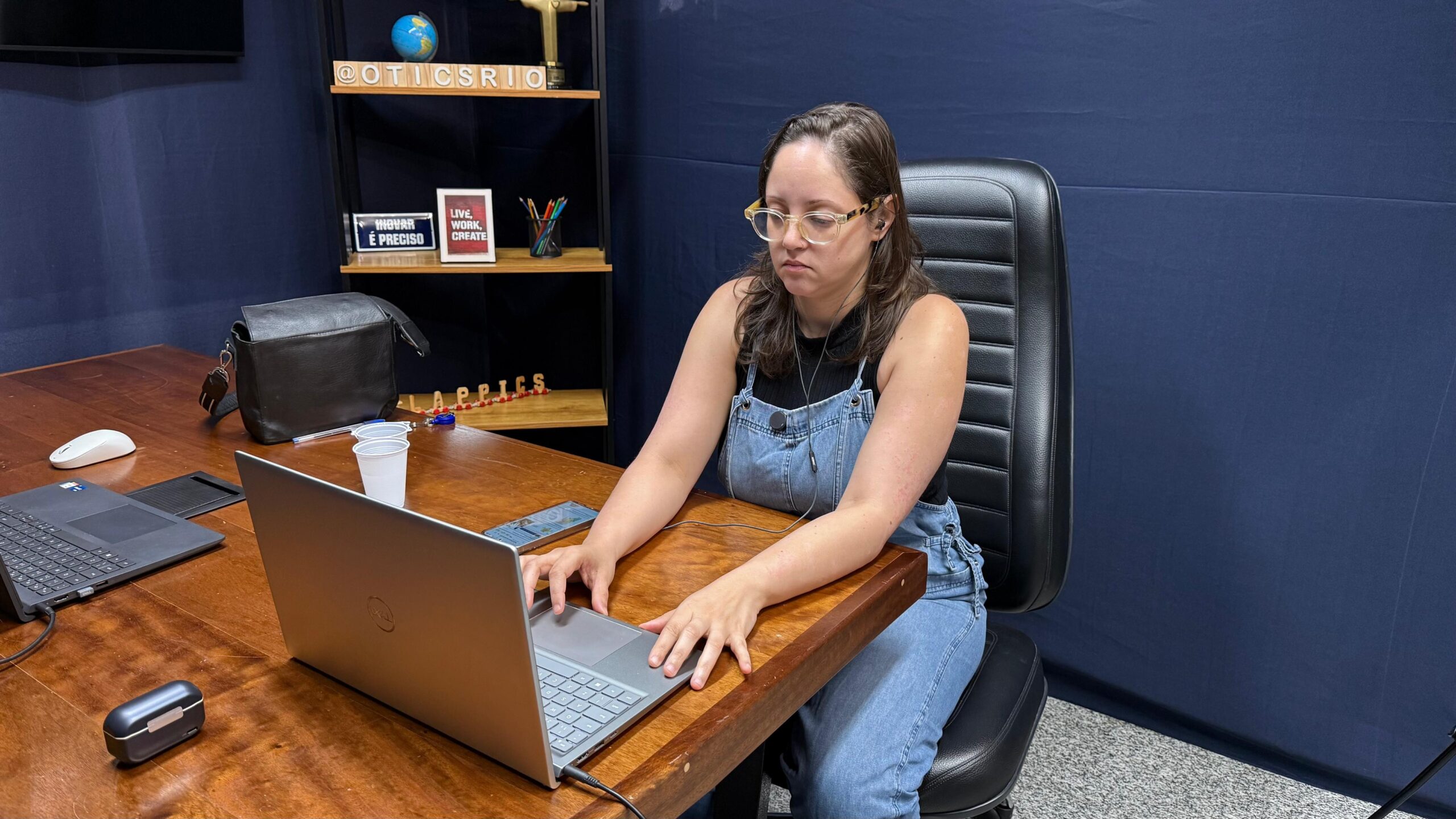Gravação de locução para vídeo do Curso OBA-MÃE