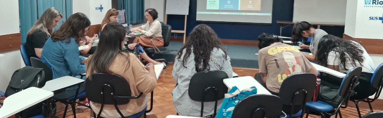 Grupo de Trabalho Abordagem Comunitária Programa de Residência em Medicina de Família e Comunidade(PRMFC)